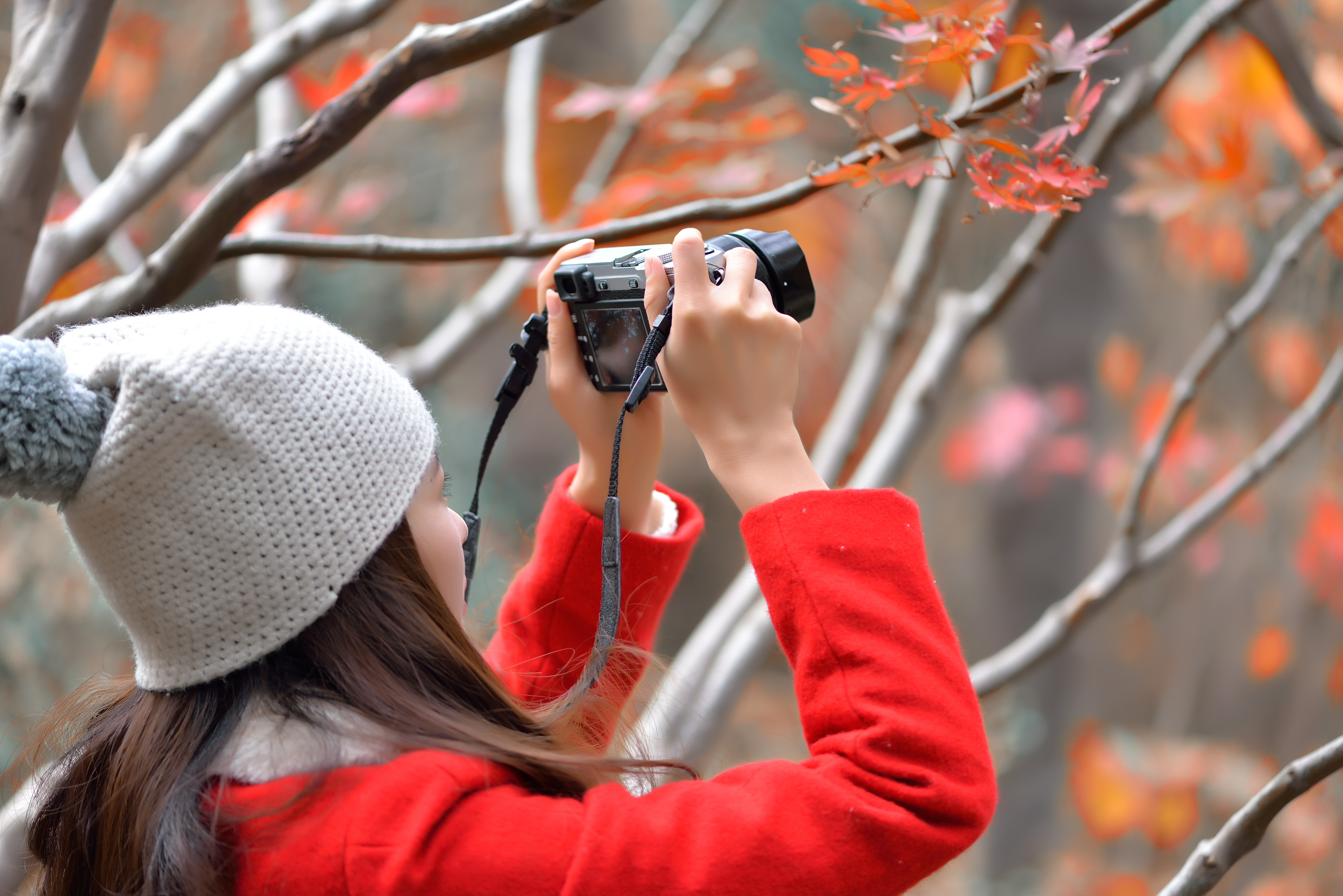 村干部帮助农户申请贷款,村书记帮助村民致富