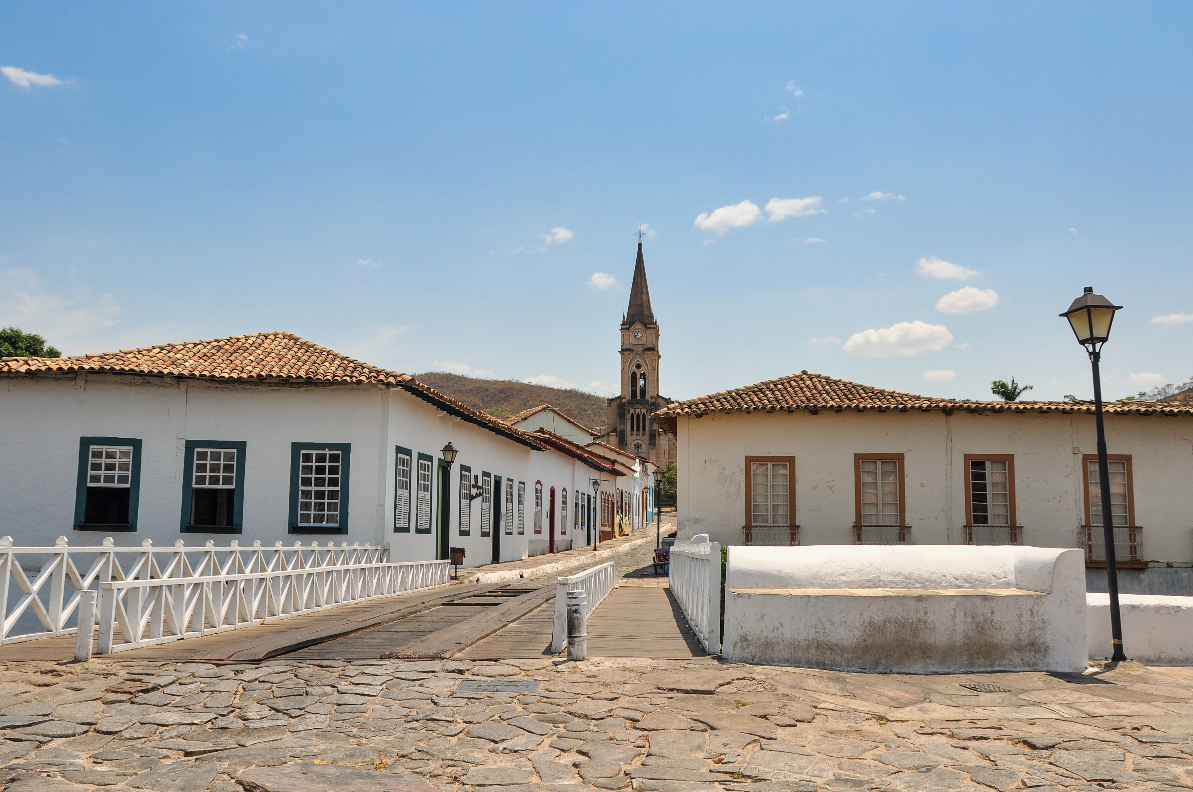 小说：小女孩跟爸爸走了，不料惹恼外公，被外公冲动掐死