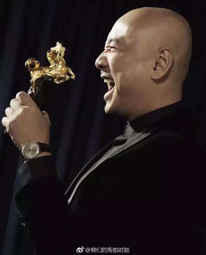 巩俐穿红色阿迪达斯照片,巩俐nikeadidas封面