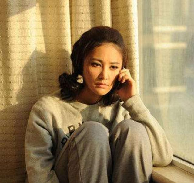 吉娜怀孕身材上热搜遭批,吉娜孕后身材