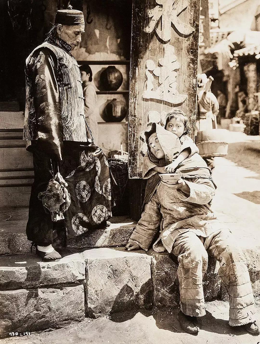 美国人拍摄的1978年的中国纪录片,美国人讲述中国1944