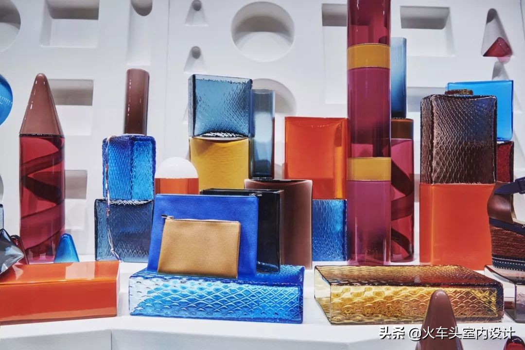 爱马仕2023橱窗设计最新款,爱马仕2022橱窗设计效果图