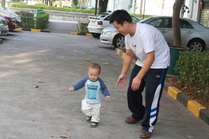 孩子思维活跃但是很难静下来,天生活跃的宝宝能静下来读书吗