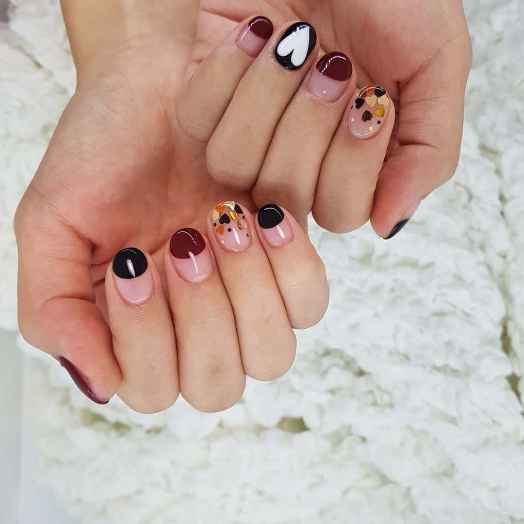 万能的亮片美甲不仅让你的指尖更出众,还会让你拥有好心情哦!