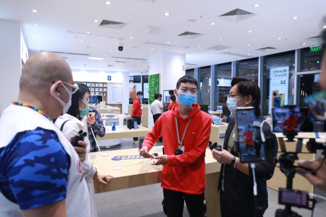 《喺咪松D先》加餐版！携手大旧Bob，带你周末哨街叉叉电~