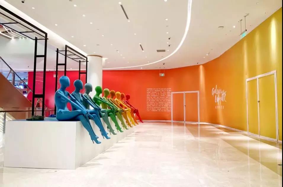 一个艺术兼商业的多维日常空间,商业与艺术结合的设计