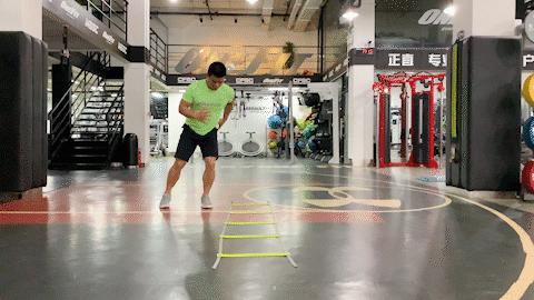 onefit练肩部的健身训练动作,onefit敏捷梯