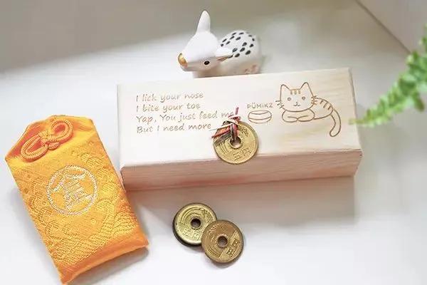 猫咪的胡须掉了是正常现象吗？真的意味着能招财开运吗？