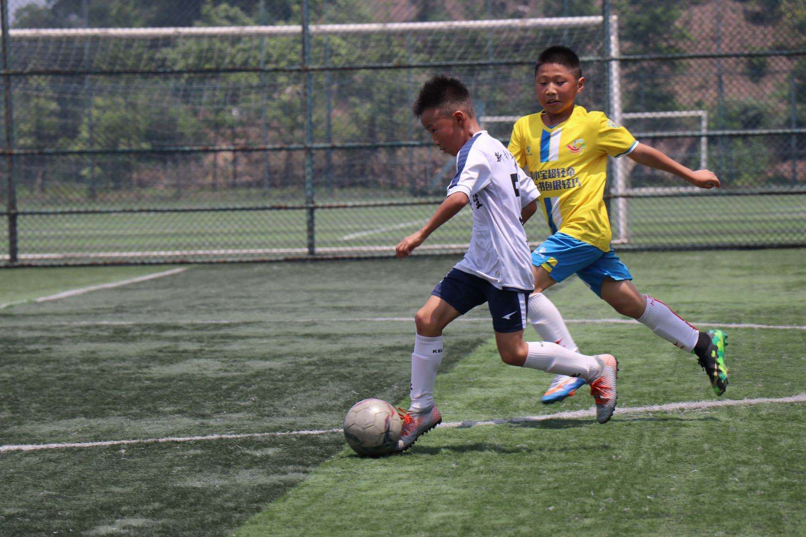 10岁足球青训的训练,刚刚接触足球的孩子的青训细节