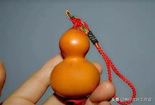 文玩葫芦龙头红线怎么缠,葫芦龙头红绳拴法教程