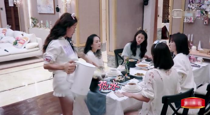 外国人在中国呆久了回国后吃披萨,在中国待久的外国人吃西餐