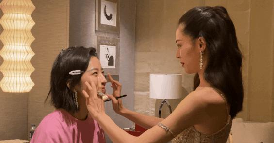 钟楚曦给网红化妆,钟楚曦百变波点
