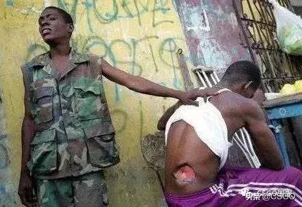 csgo闪光弹被人挡住了还会被闪吗,csgo与现实对比