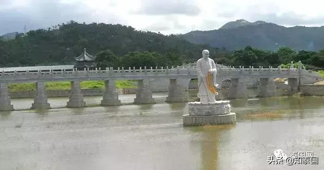 “尸体腐烂后会打嗝，我很害怕，但是我爱这份工作！”