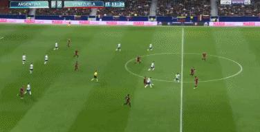 梅西望球兴叹的视频,梅西抬头