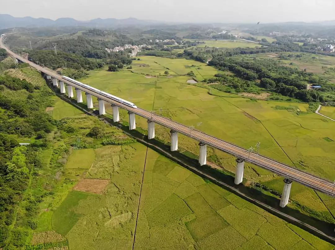 广西高铁隧道,广西年底通车的四条高铁