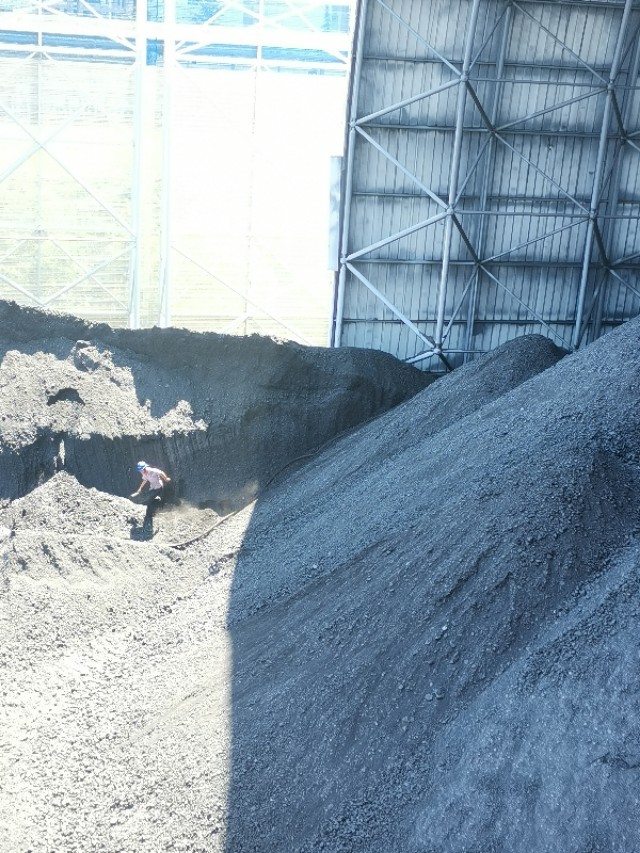 生活是一把无情的刀原唱,生活是一把无情刻刀清唱