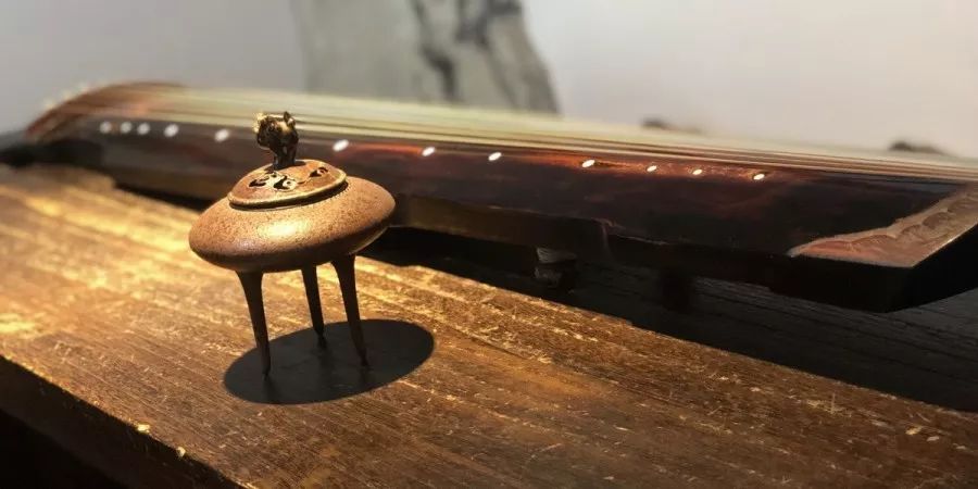 古琴琴弦保养用凡士林吗,古琴弦保养用甘油还是凡士林