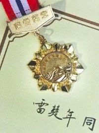 汶川地震救同学的英雄小男孩现状,汶川地震中救了多少人的小英雄