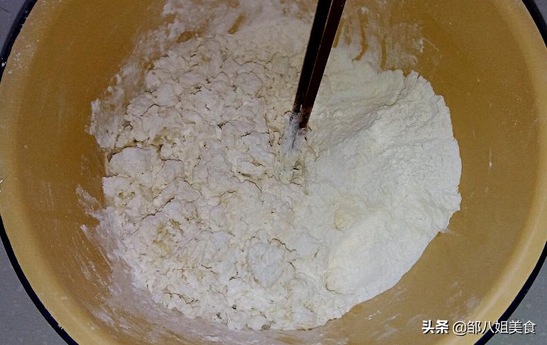 烙死面饼怎么叠层多,烙死面饼怎样和面又软又好吃