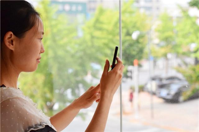 多亲ai助手测评,多亲全面屏ai助手