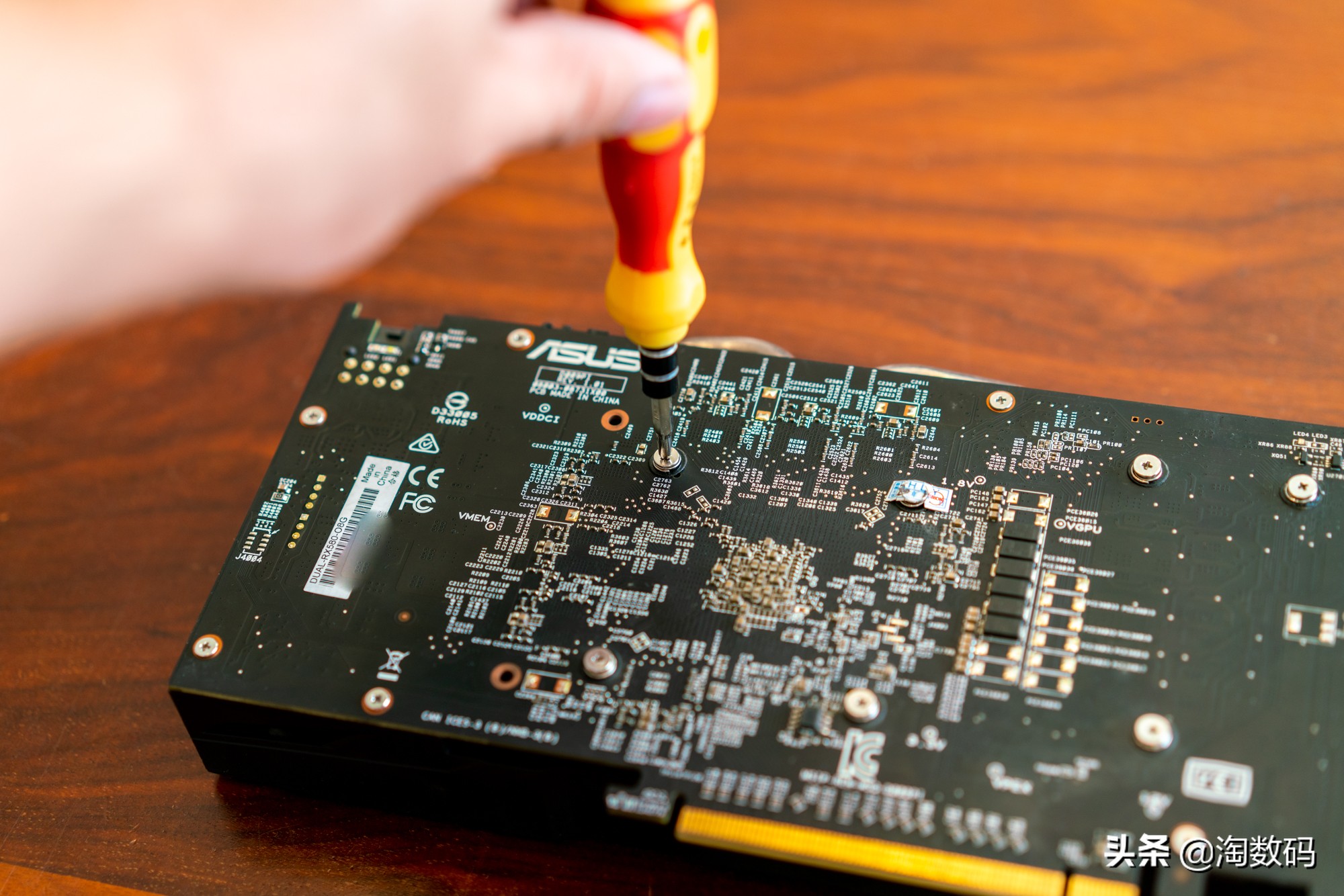 华硕rx5808g对比1660ti,华硕rogrx5808g游戏测试