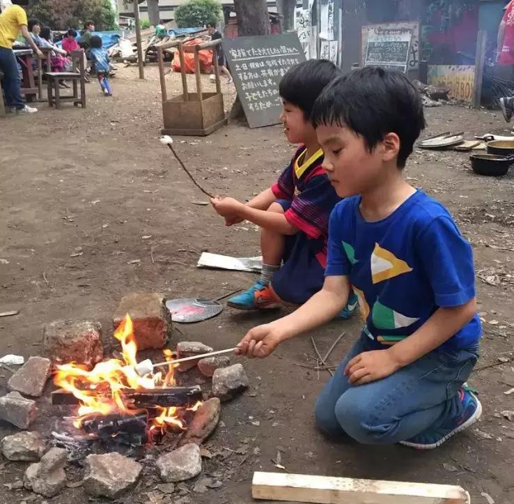 日本有个公园相当“危险”，家长却抢着把孩子送去玩