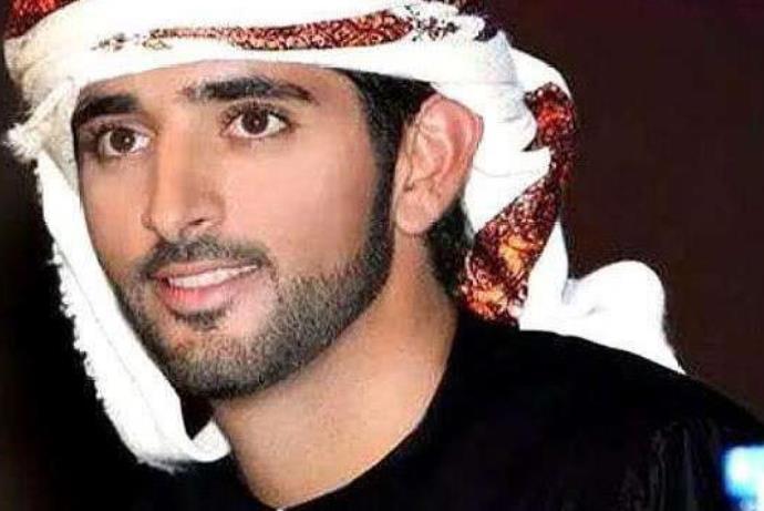 迪拜王子一5亿跑车,自己舍不得开,从不外借,却借给了中国偶像