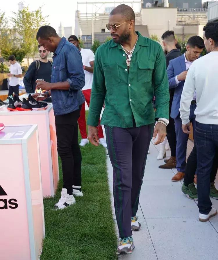 nba球员上脚pg5,nba球星上脚pg4藏青色