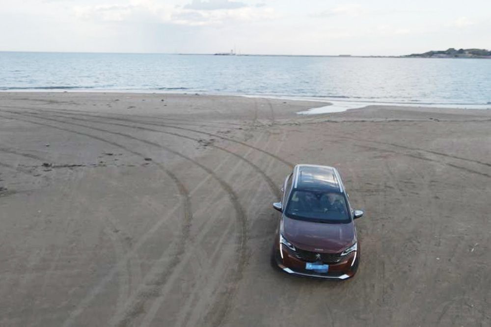 标致5008绕桩评测视频,2023标致5008绕桩测试