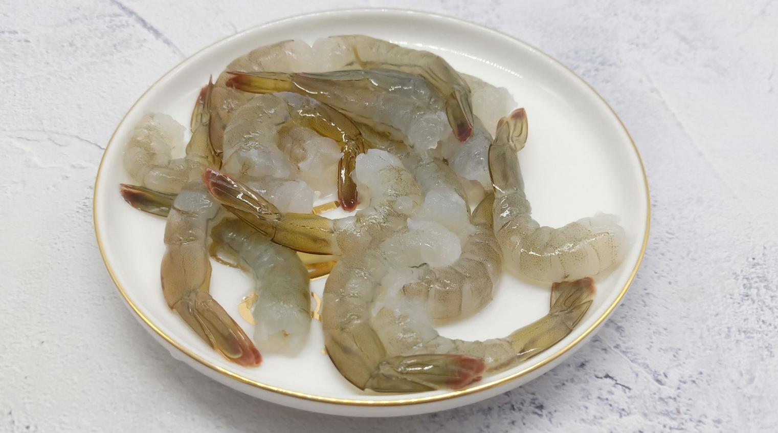 油炸虾酥脆的方法有面包糠,油炸虾是不是要裹面包糠