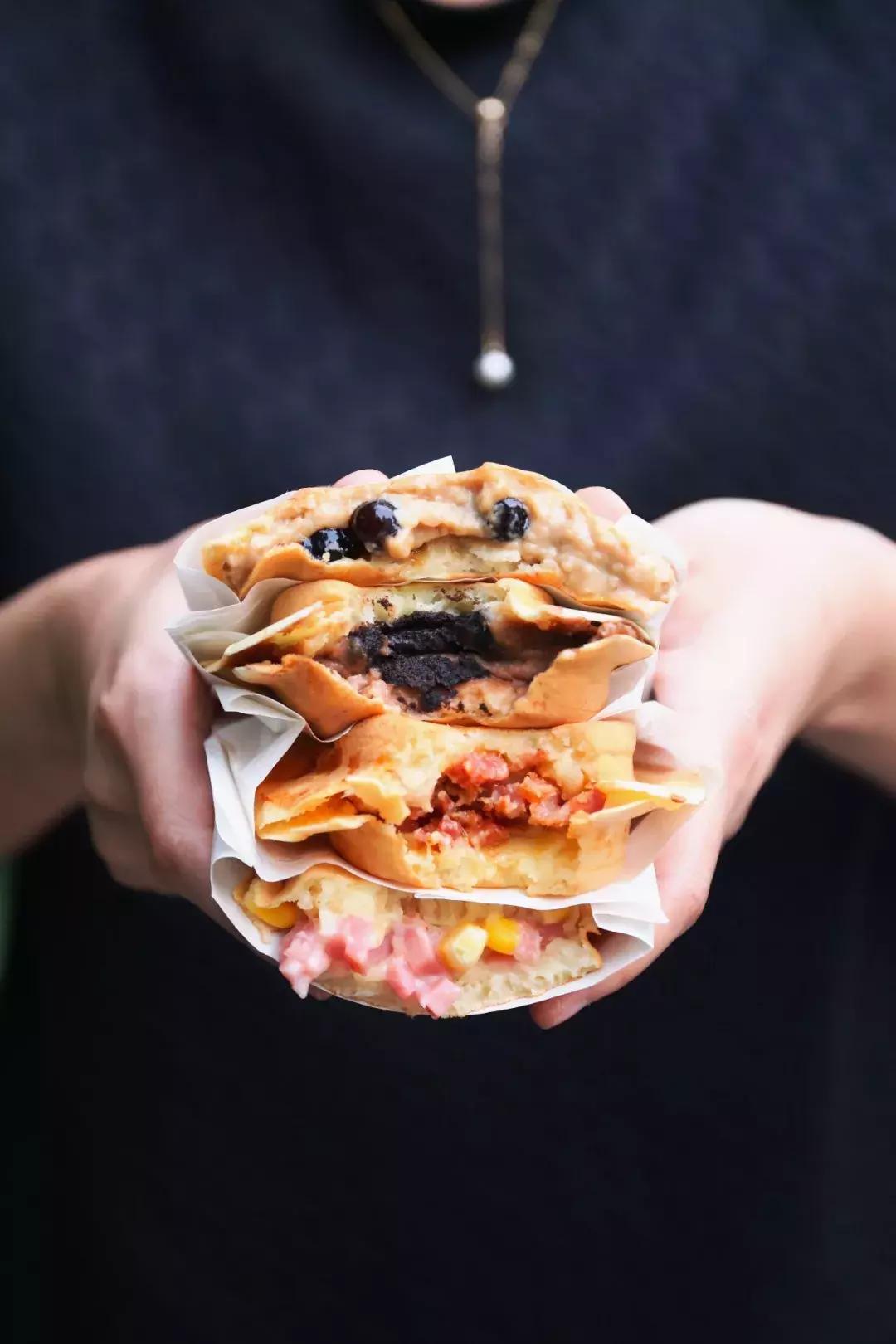 杨家坪大洋百货车轮饼,车轮饼摆摊火爆