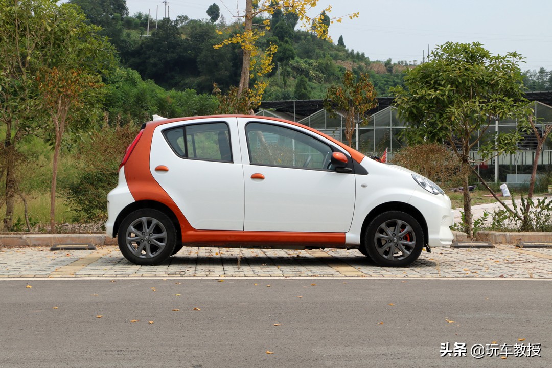 比亚迪f0自动挡新车落地价,5万左右的新车比亚迪f0