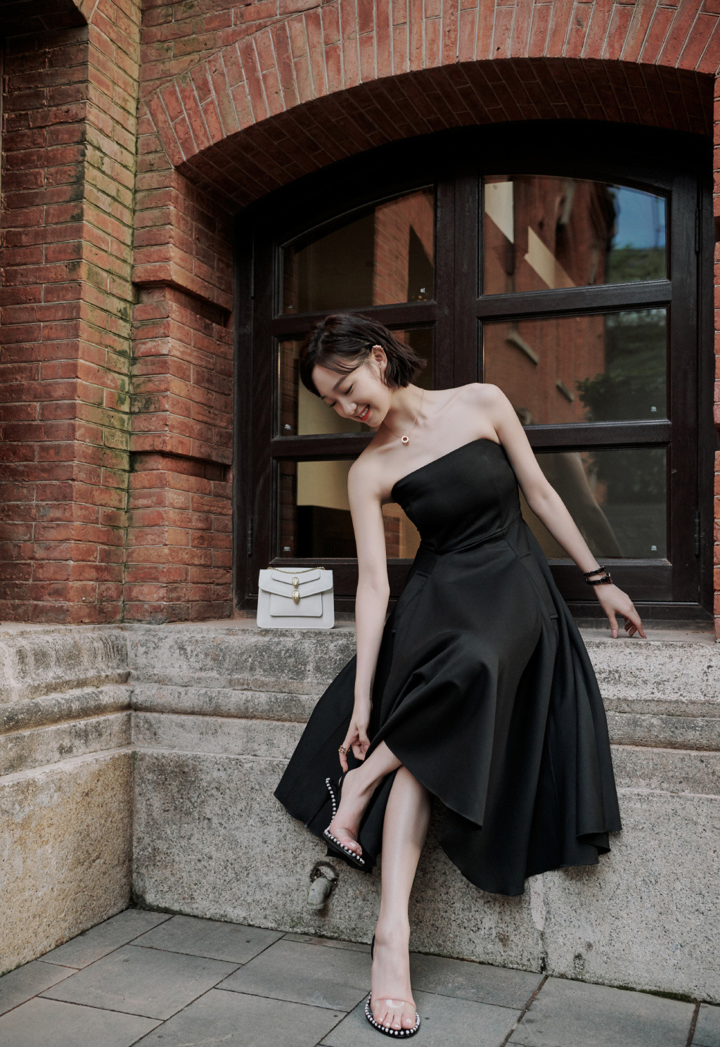 李子璇粉色吊带裙,李子璇穿搭夏季