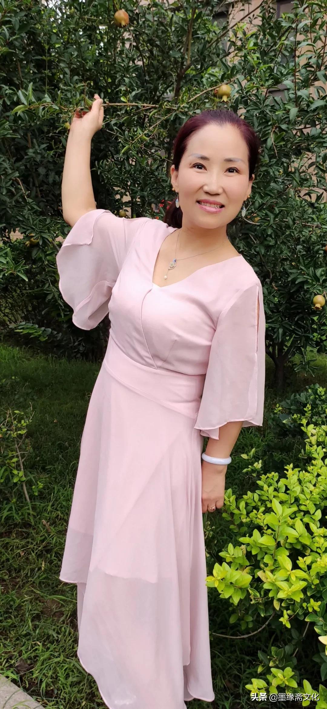 刘忠陵兰花作品欣赏,写实画兰草作品欣赏