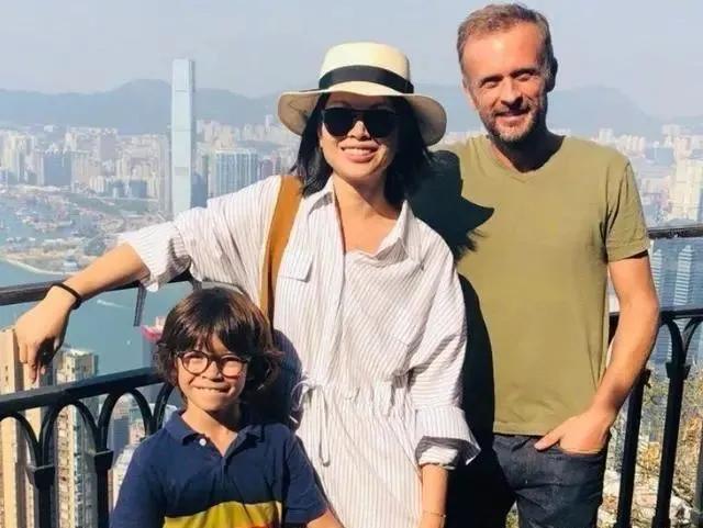 吕燕长得这么丑为什么能火,吕燕怎么成名的