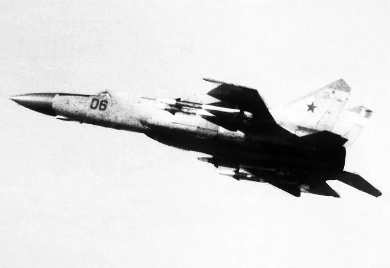 米格二十五飞机雷达,战斗机雷达真的能烤熟兔子吗