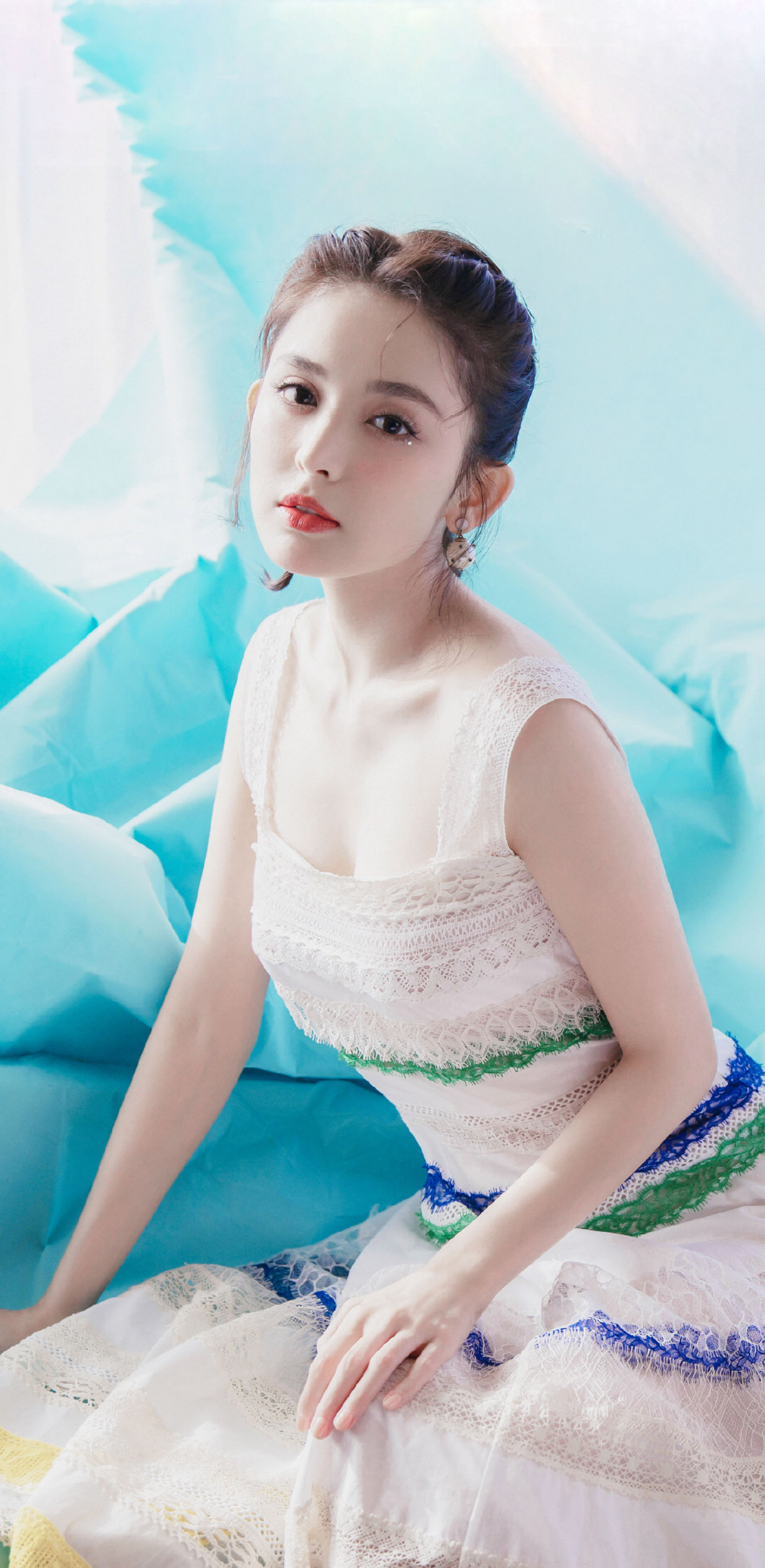 新疆维吾尔族女明星古力娜扎,古力娜扎新疆艺术学院