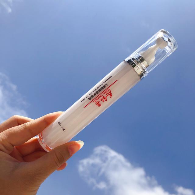 为了让小仙女不被贴上“老”的标签，我贴心准备了一份眼霜排行榜