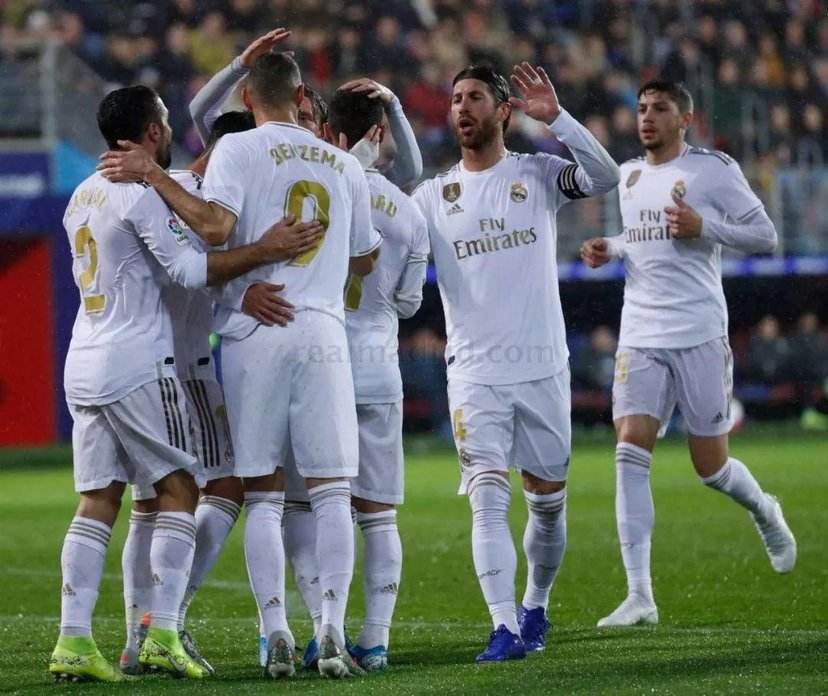 足球和篮球到底如何选择,篮球和足球选择哪一个比较好