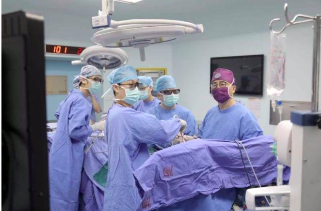 创造7项全球纪录，治愈早期肺癌快过治感冒的刀神何建行究竟多牛