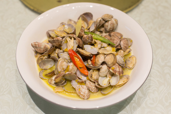 深藏在森林之中的温泉酒店，周末度假的好地方