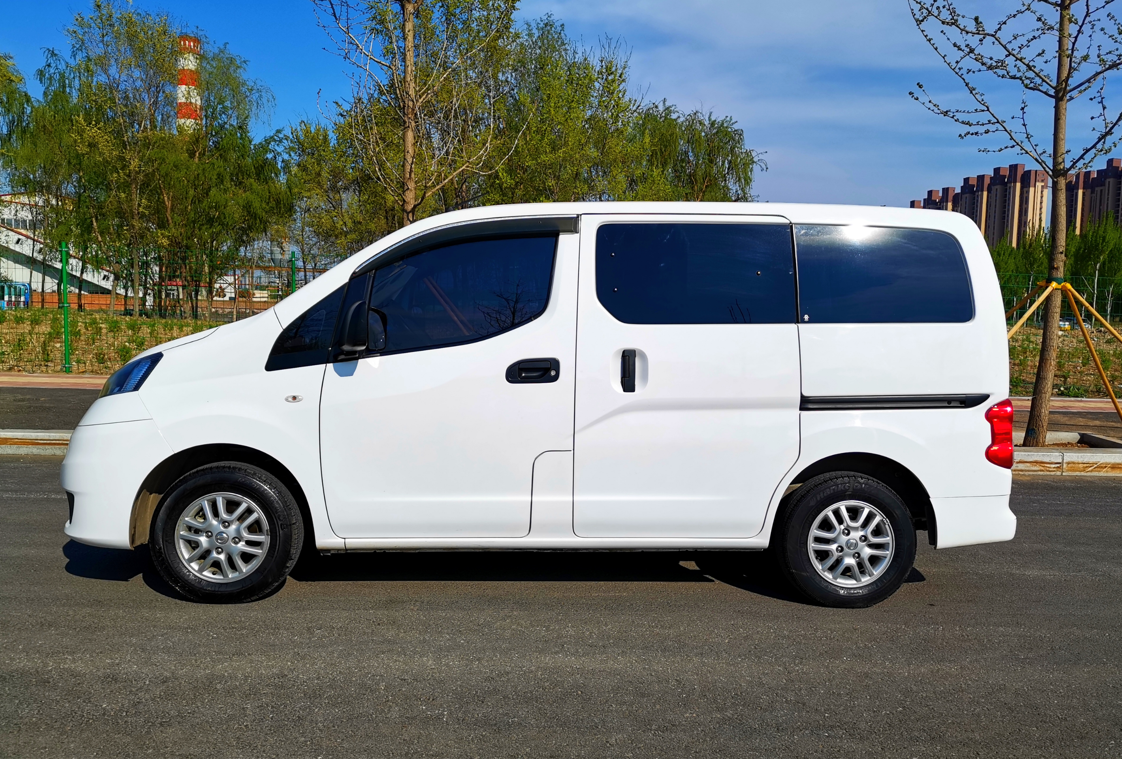 2017郑州日产nv200多少钱手动,深圳郑州日产nv200最新款