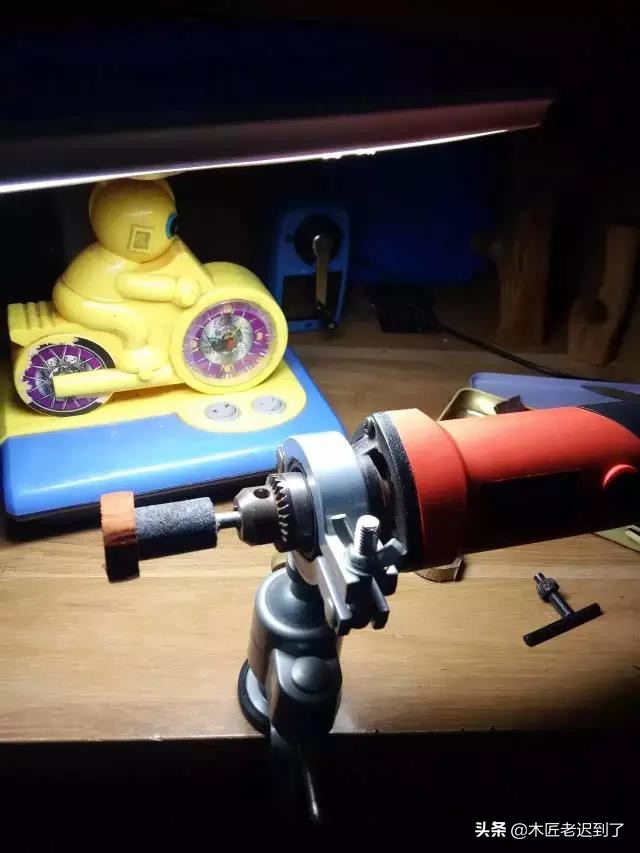 公交司机也文艺，随手捡的小木块，也能做成上档次的礼品