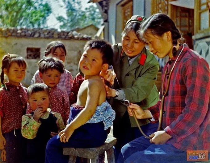 纪念毛主席的“626”指示，“赤脚医生”与新中国的卫生保障制度