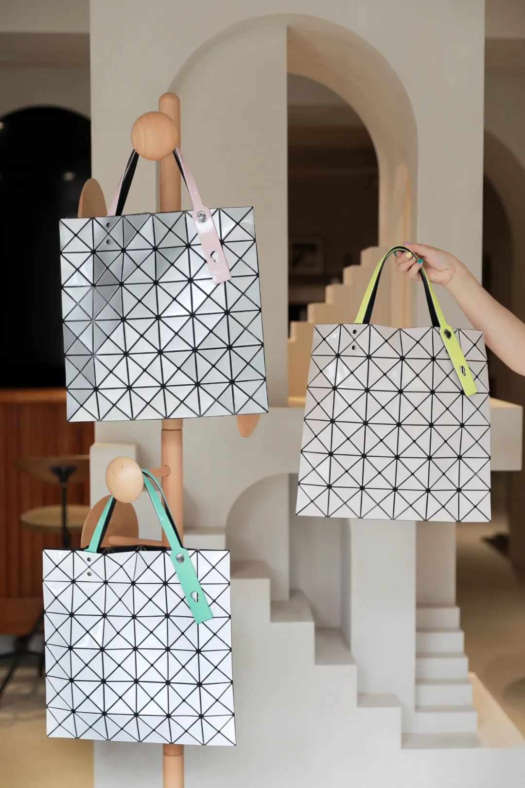 初入职场质感包包推荐,三宅一生包包属于什么档次的包包