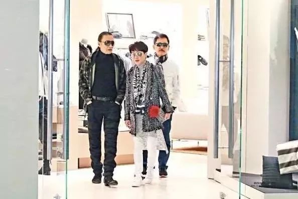 谢霆锋父亲谢贤对王菲态度,张柏芝谢霆锋谢贤的精彩故事