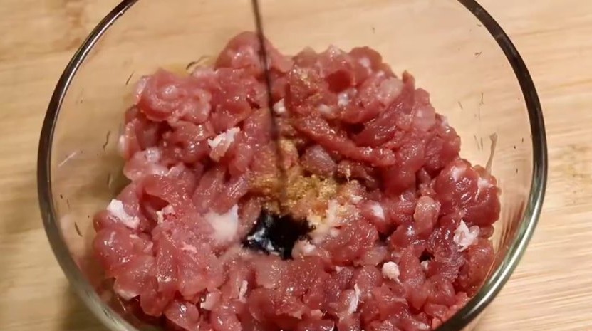 炒肉丝的时候又老又柴怎么办？