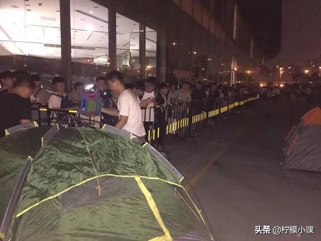 排队买奶茶的都是什么人,排队买奶茶到底好不好