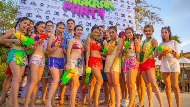 泰国泼水节狂欢现场完整版,泰国泼水节vs云南泼水节